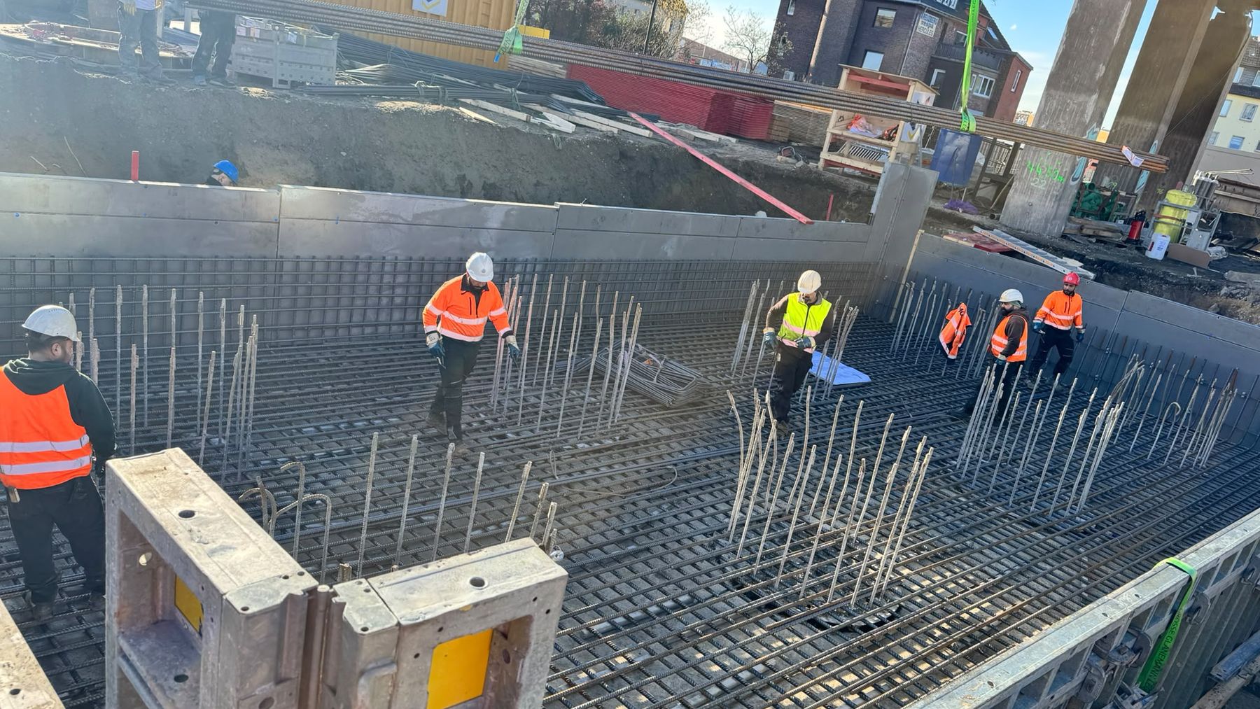 Schalung und Bewehrung auf der A516-Baustelle in Oberhausen